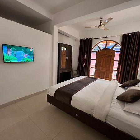 Aura Rooms & Swimming Pool, Calangute Extérieur photo