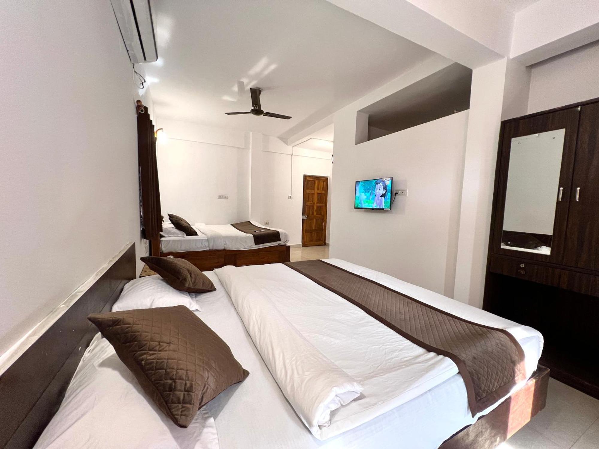 Aura Rooms & Swimming Pool, Calangute Extérieur photo